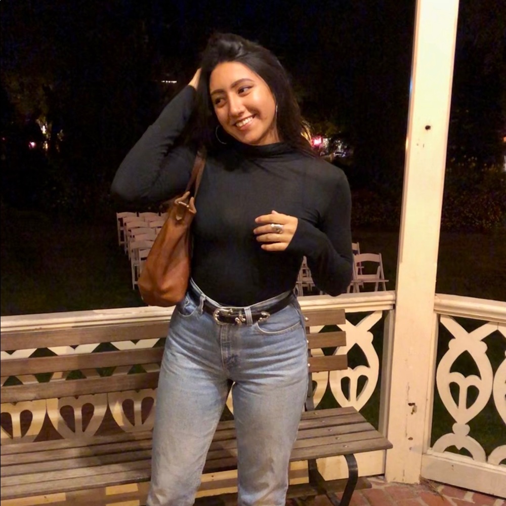 Meet your Posher, Rebeca